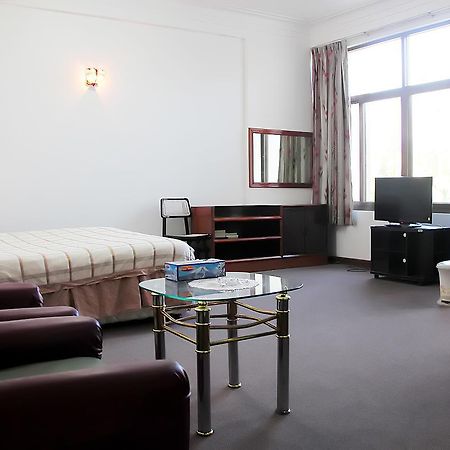 Hotel Windsor Yangon Esterno foto