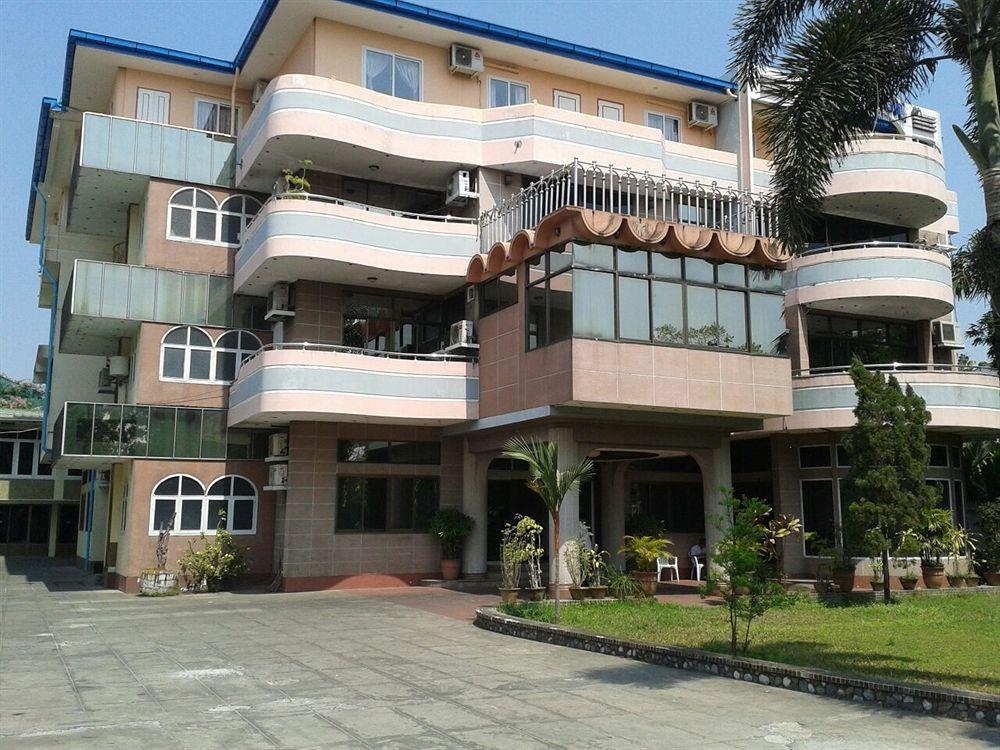 Hotel Windsor Yangon Esterno foto