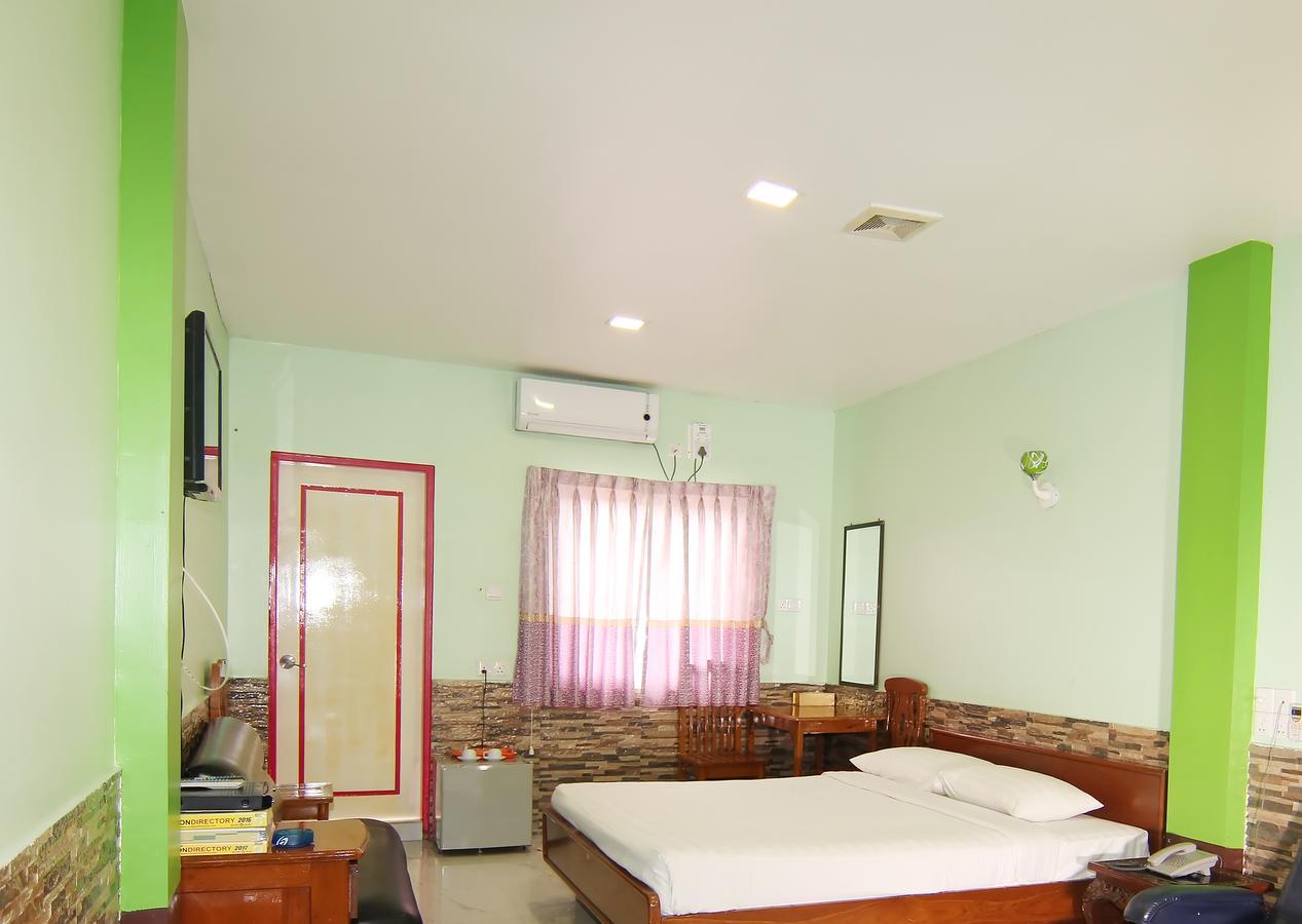 Hotel Windsor Yangon Esterno foto
