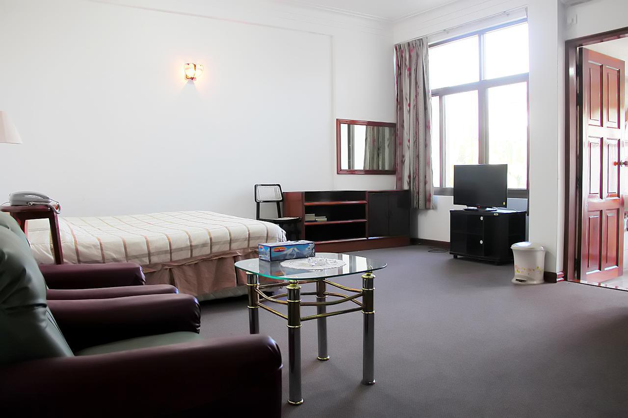 Hotel Windsor Yangon Esterno foto