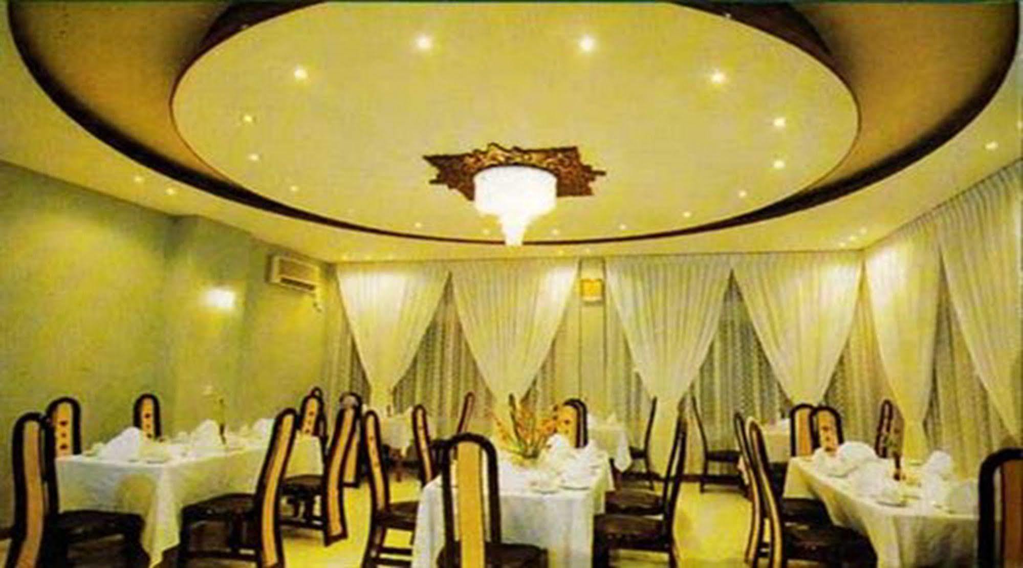 Hotel Windsor Yangon Esterno foto