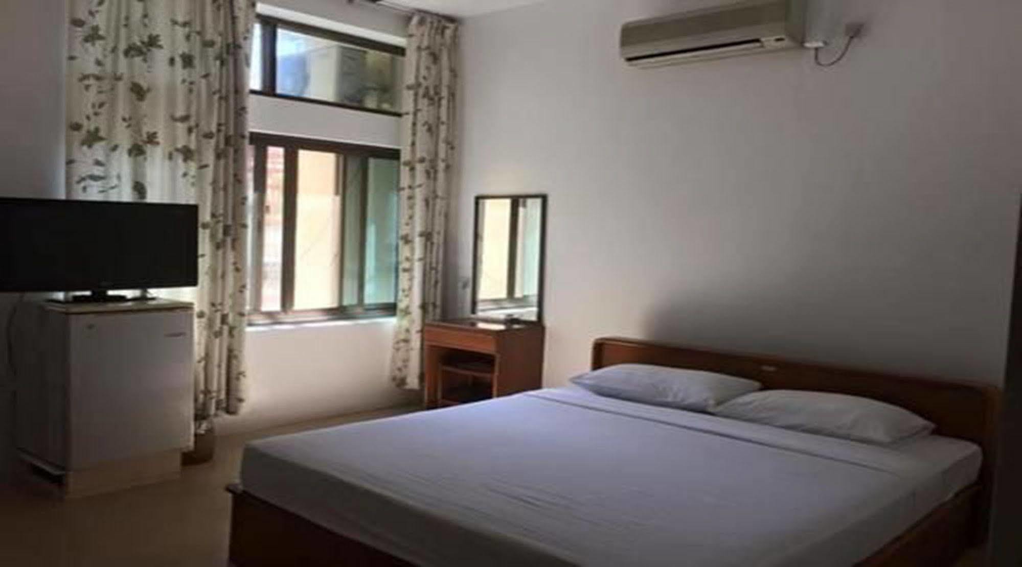 Hotel Windsor Yangon Esterno foto