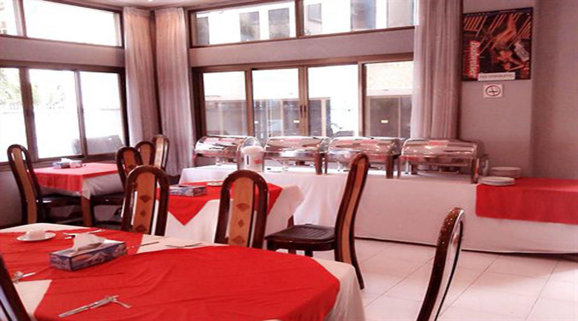 Hotel Windsor Yangon Esterno foto