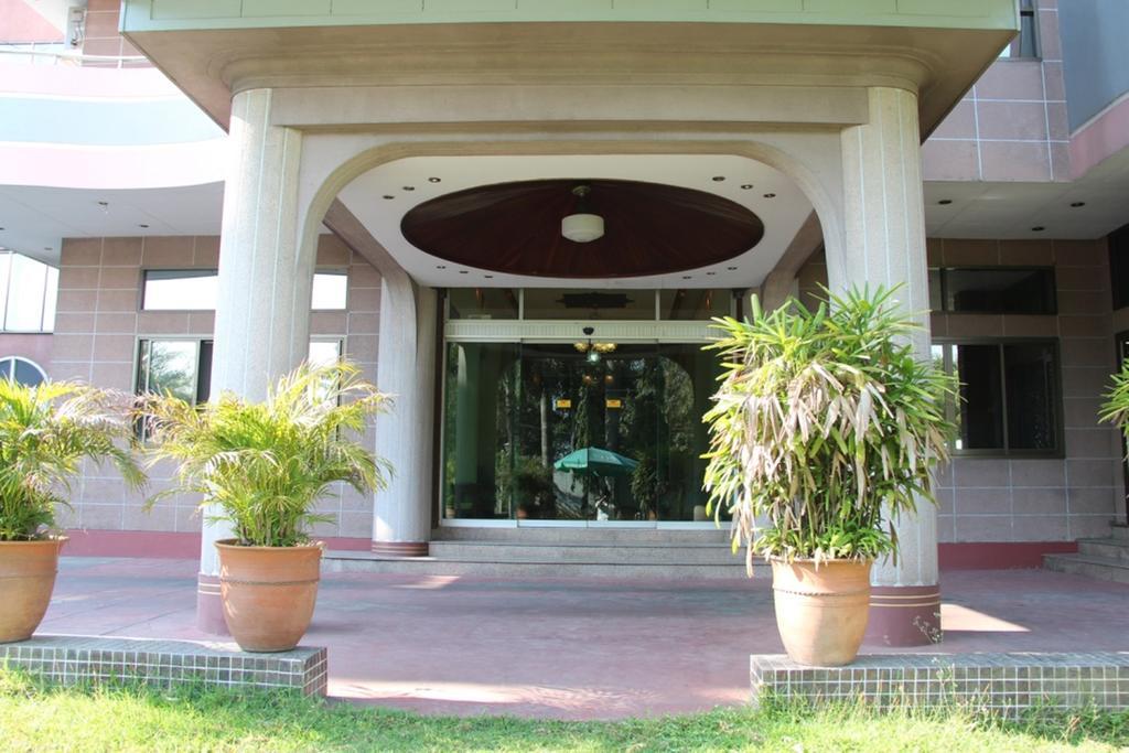 Hotel Windsor Yangon Esterno foto